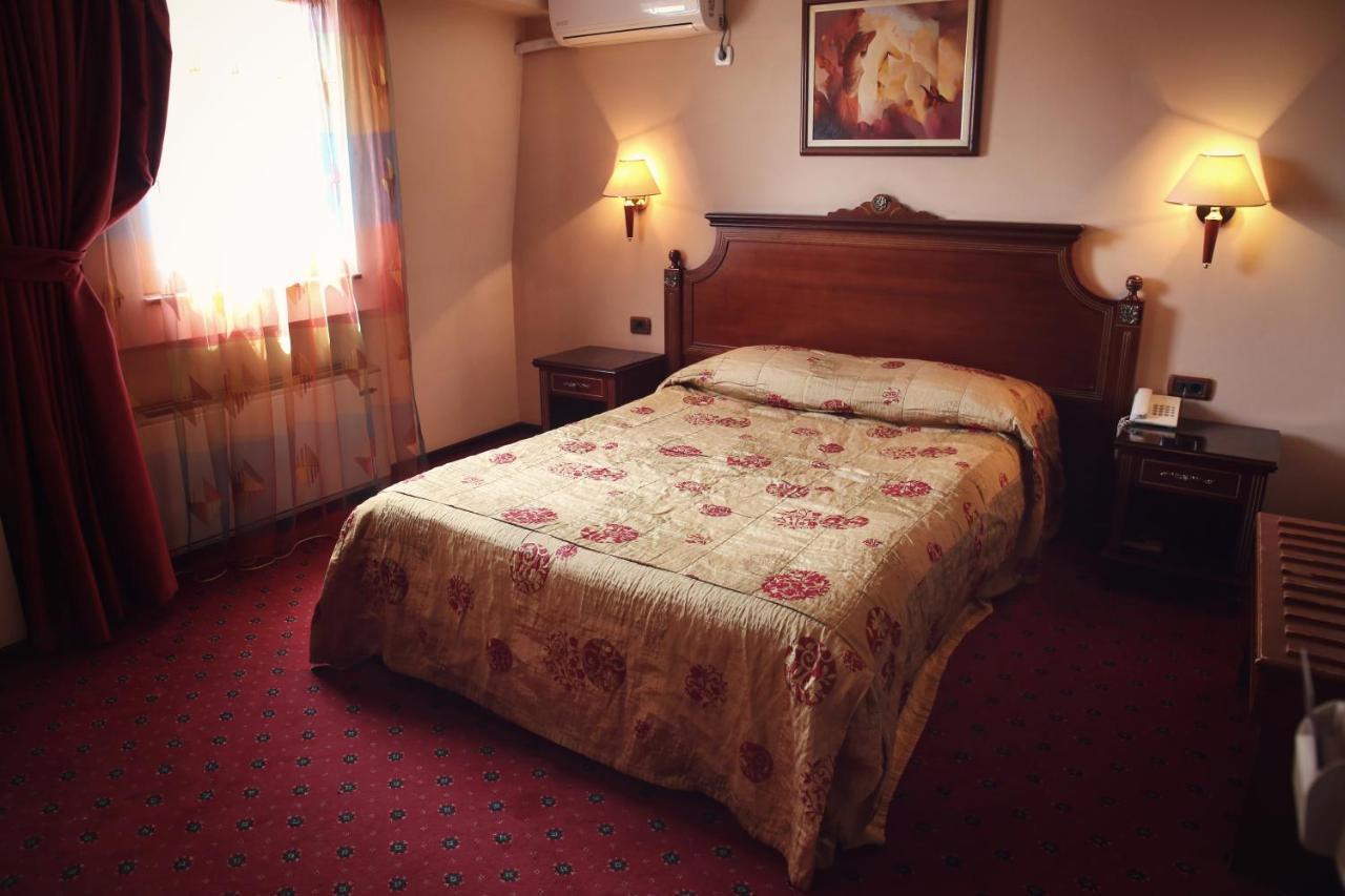 Hotel Millenium Bitola Esterno foto