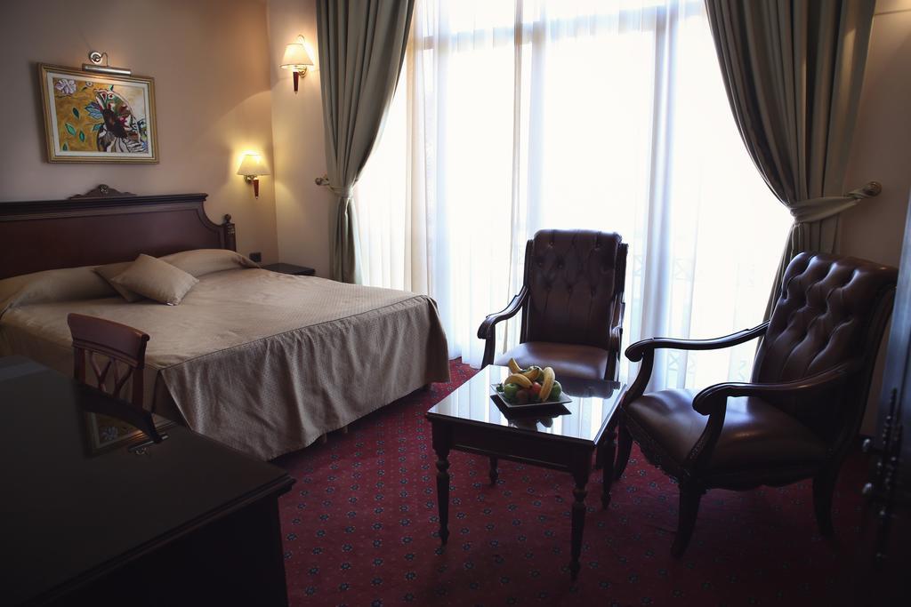 Hotel Millenium Bitola Esterno foto