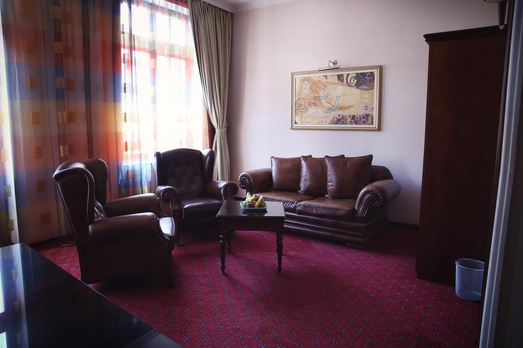 Hotel Millenium Bitola Esterno foto