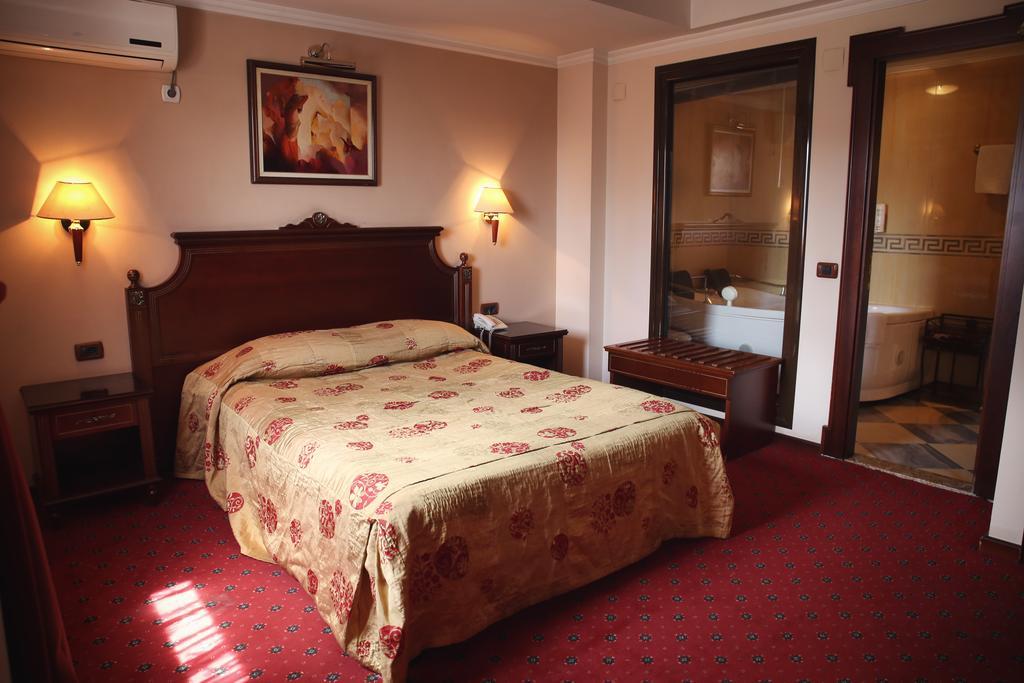 Hotel Millenium Bitola Esterno foto